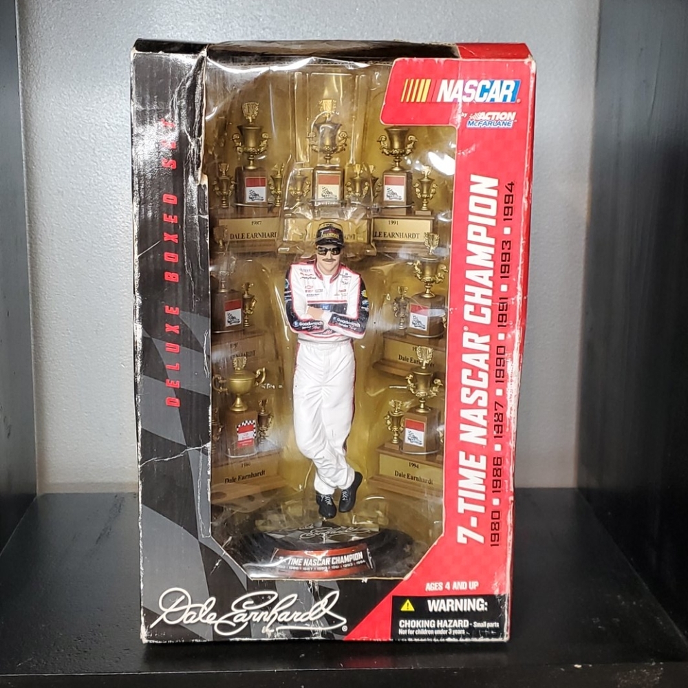 Dale Earnhardt Deluxe Boxed Set